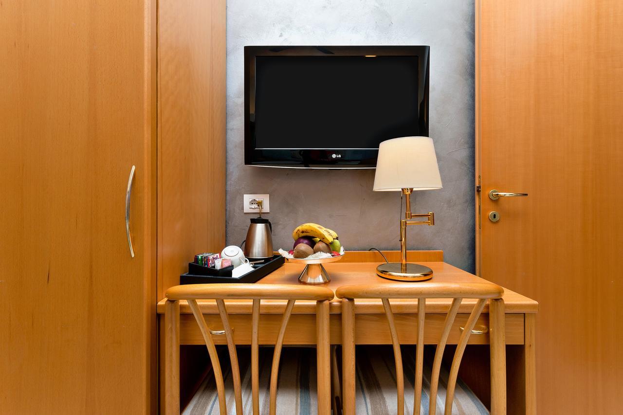 Hotel Monte Rosa Chiavari Buitenkant foto